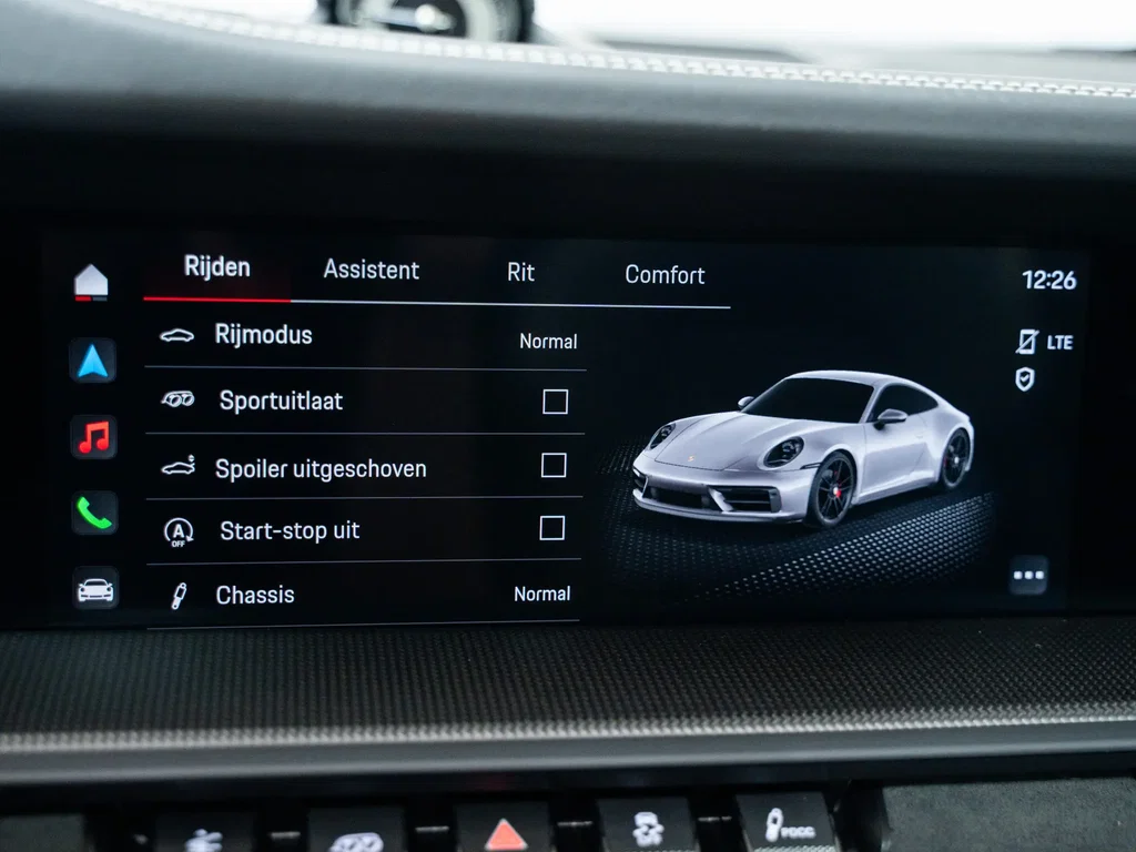 Porsche 992 Carrera 4 GTS