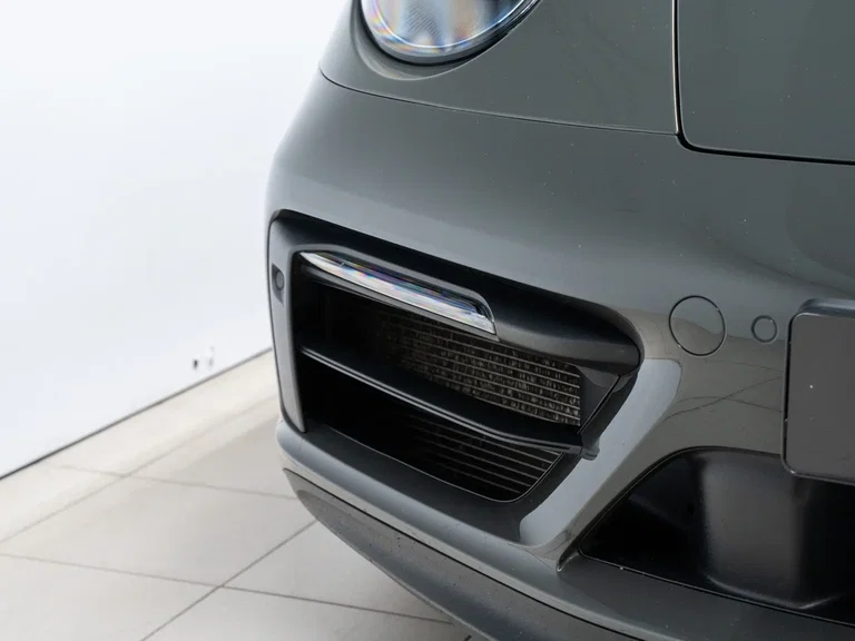 Porsche 992 Carrera 4 GTS