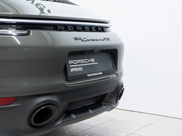 Porsche 992 Carrera 4 GTS