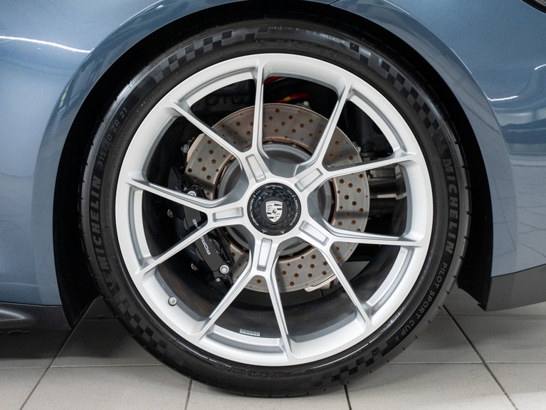 Porsche 992 GT3 Touring