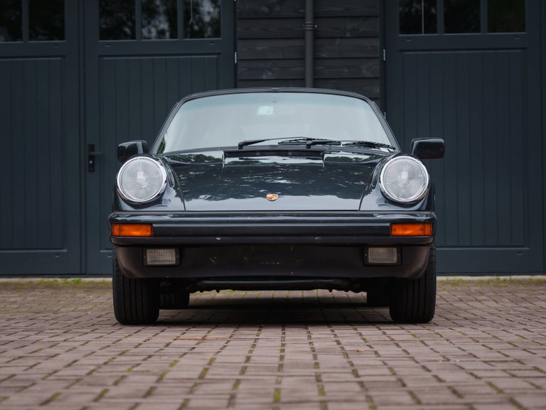 Porsche 911 Carrera 3.2 (US)