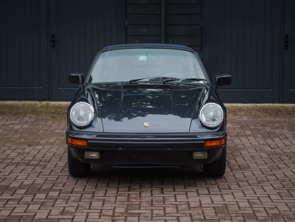 Porsche 911 Carrera 3.2 (US)