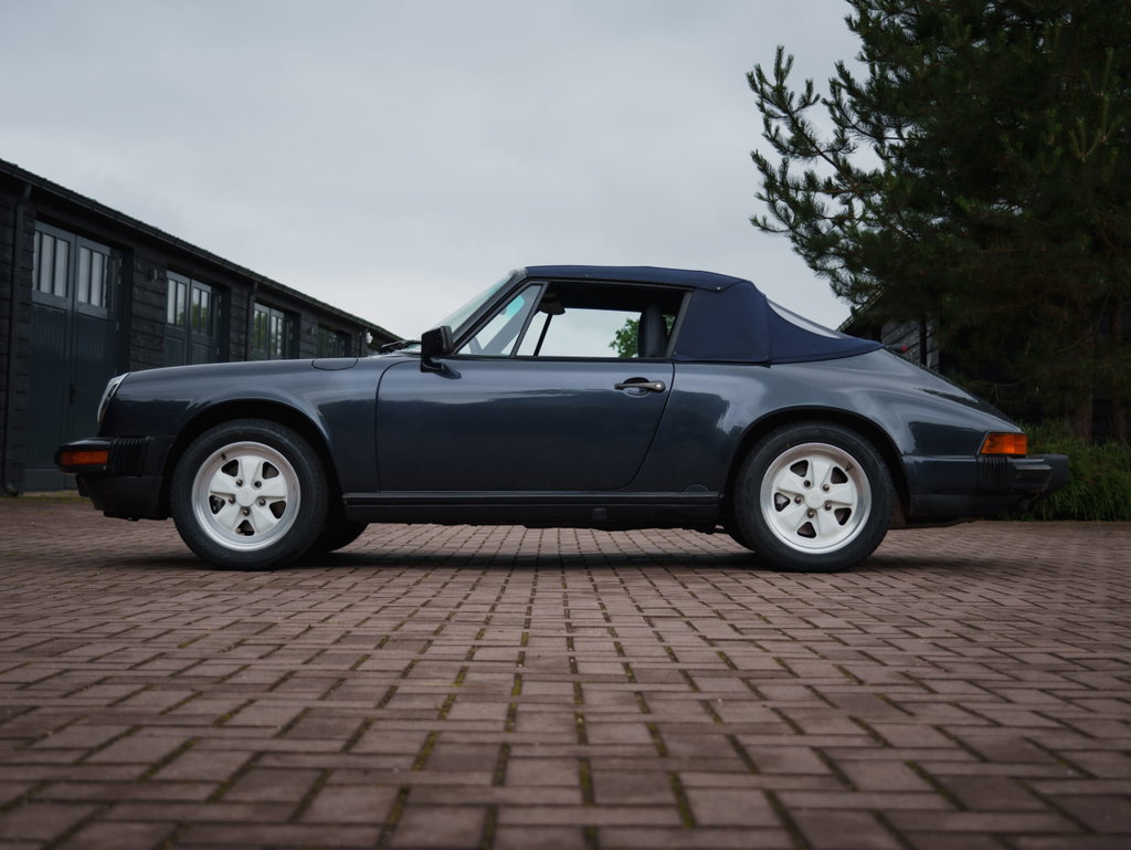 Porsche 911 Carrera 3.2 (US)
