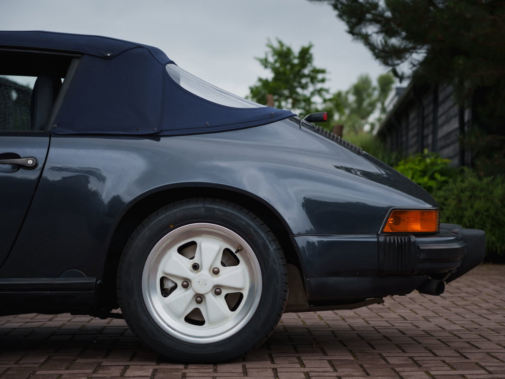 Porsche 911 Carrera 3.2 (US)