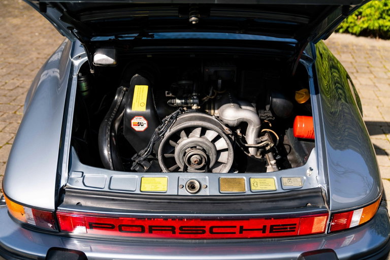 Porsche 911 Carrera 3.2