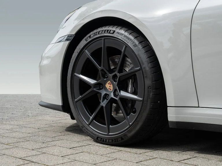 Porsche 992.2 Carrera