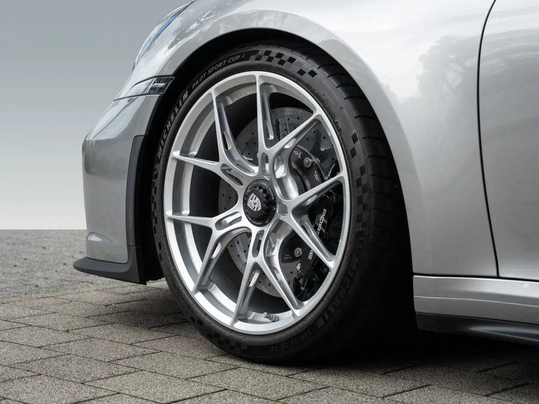 Porsche 992 GT3 Touring