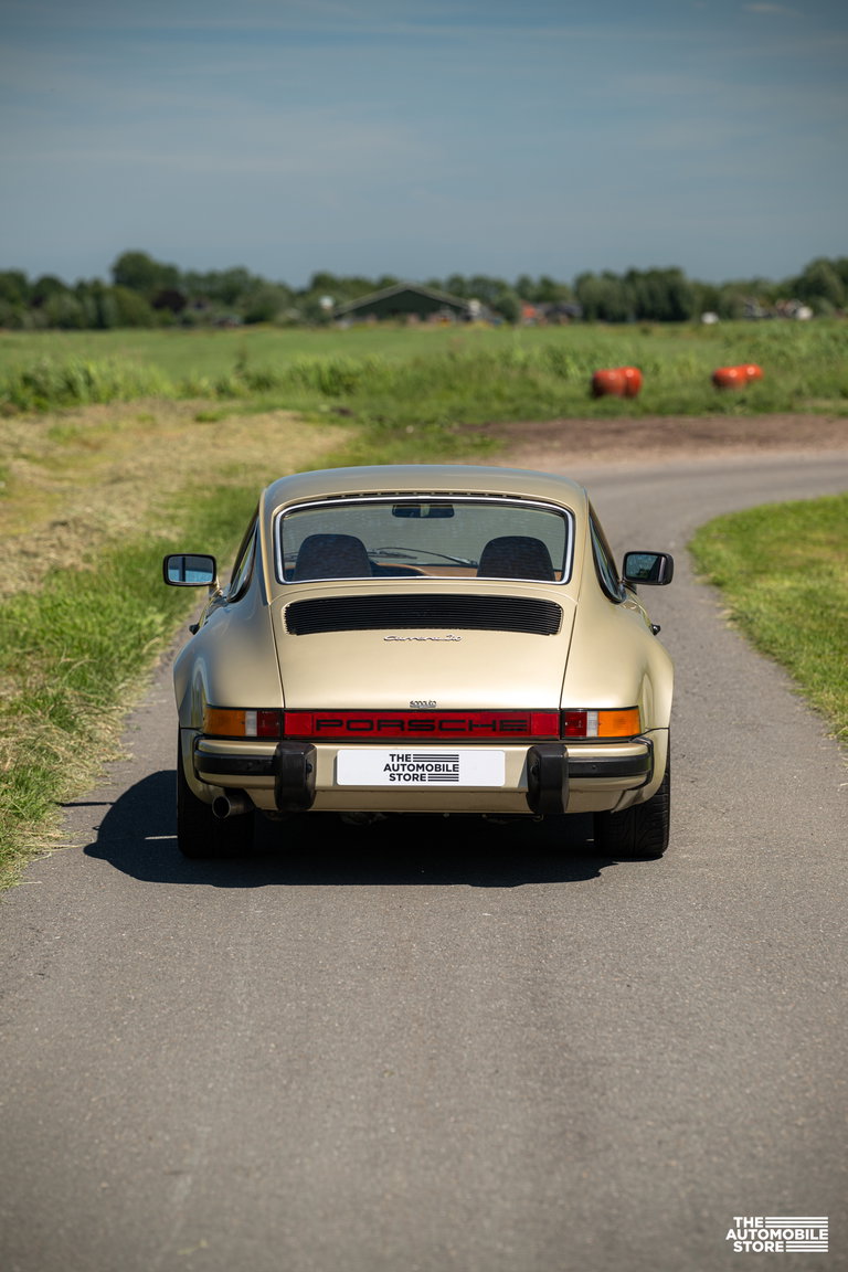 Porsche 911 Carrera 3.0