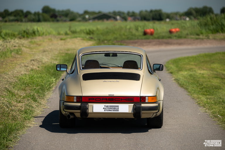 Porsche 911 Carrera 3.0