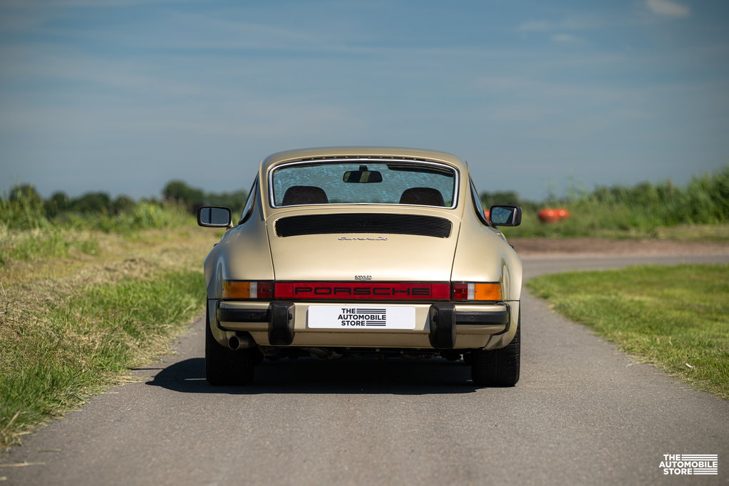 Porsche 911 Carrera 3.0