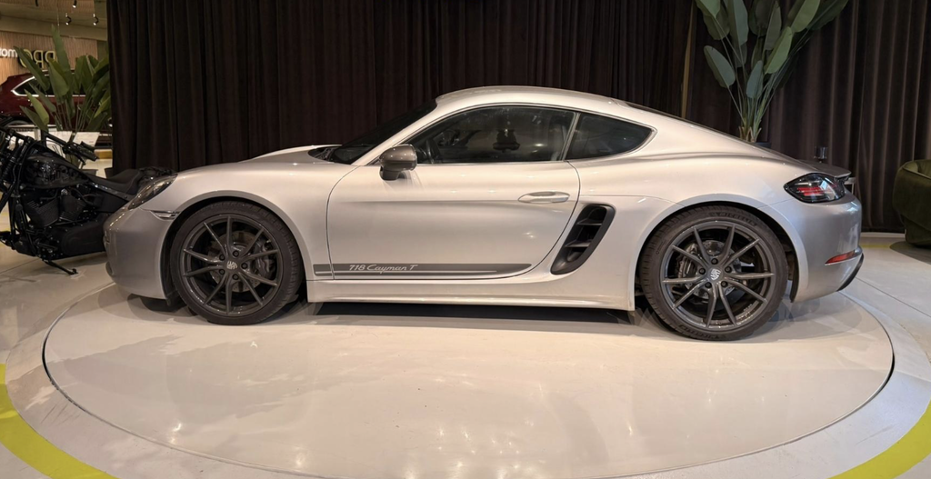 Porsche 718 Cayman T