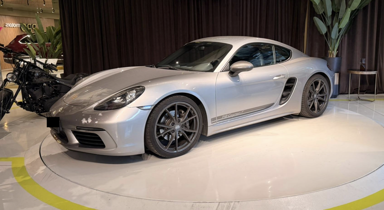 Porsche 718 Cayman T