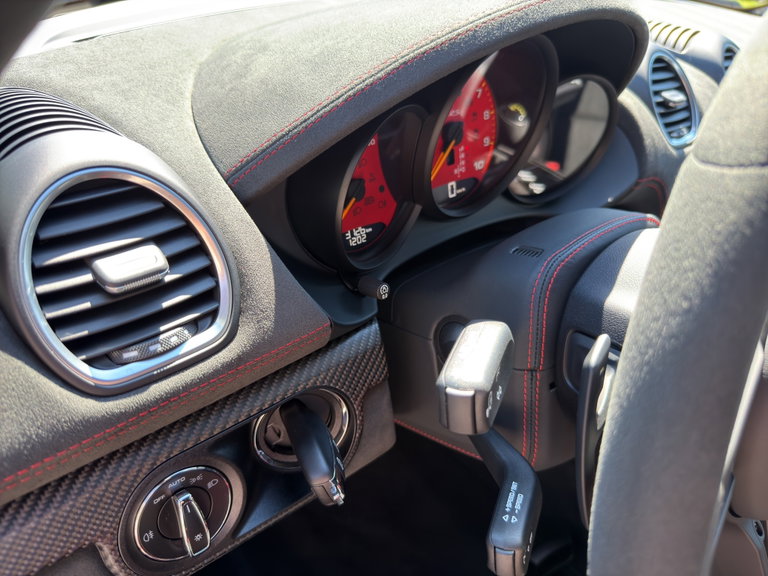 Porsche 718 Cayman GT4 RS