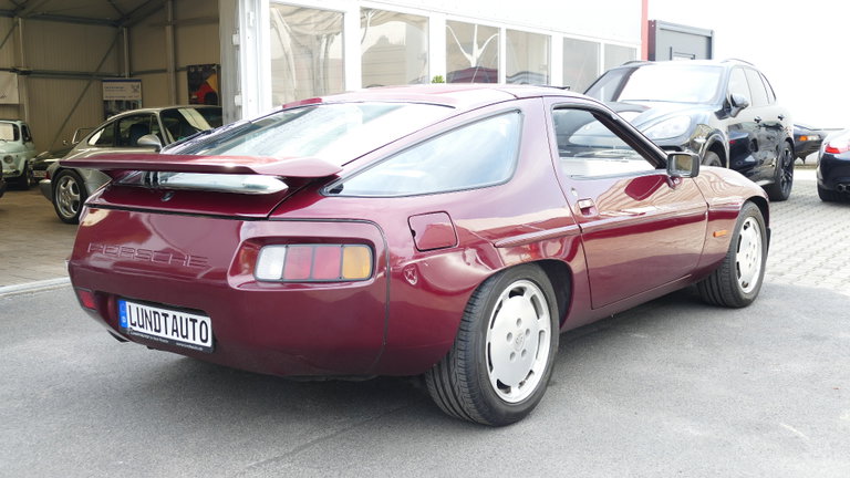 Porsche 928 S