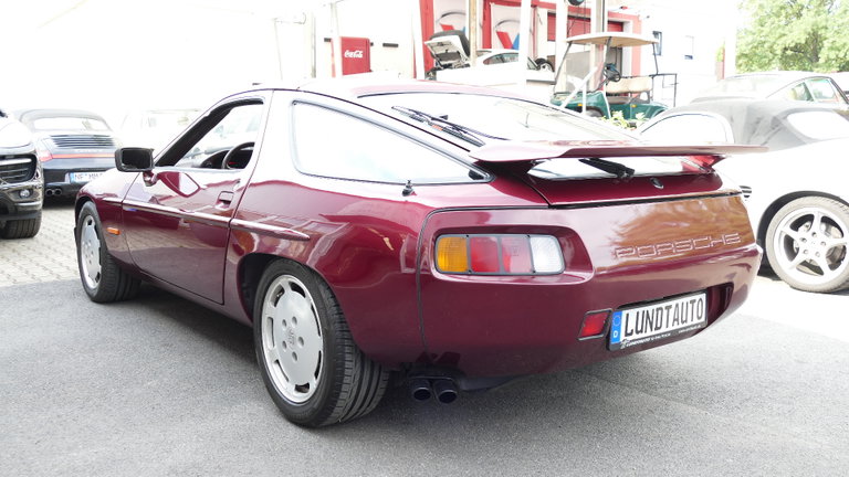 Porsche 928 S