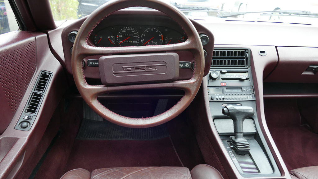 Porsche 928 S