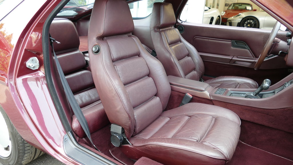 Porsche 928 S