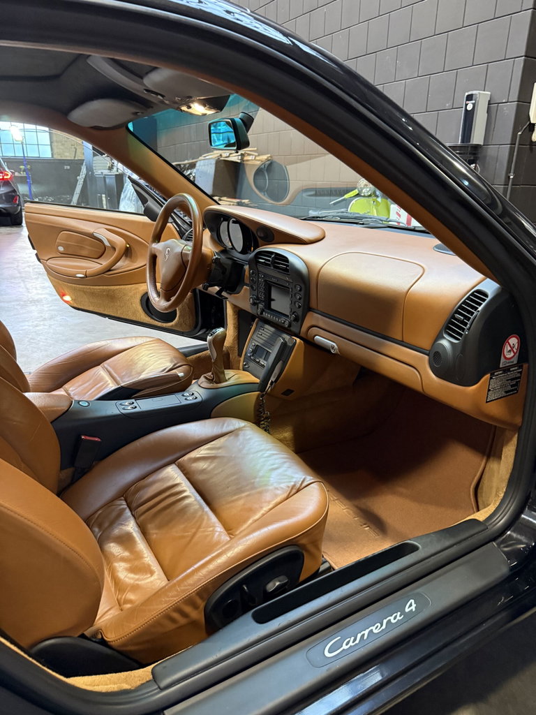 Porsche 996.2 Carrera 4