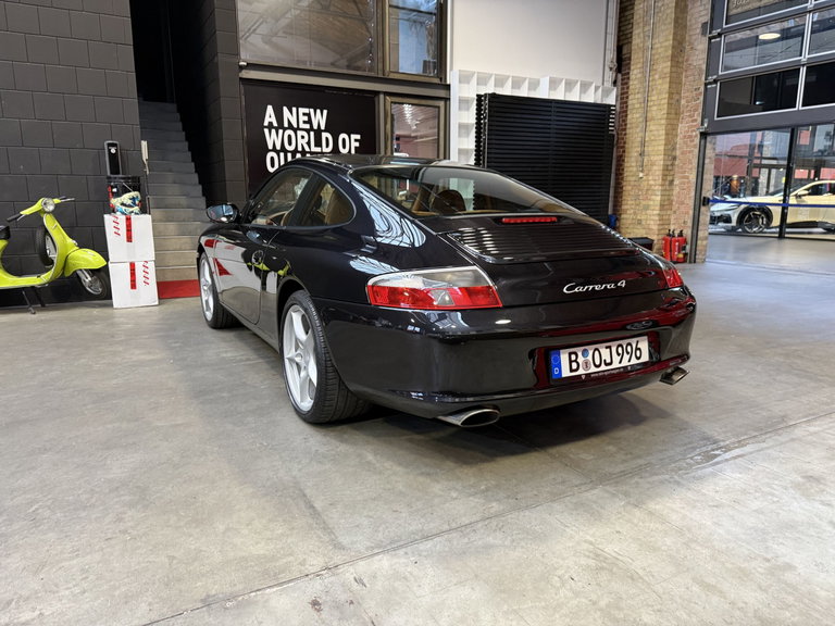 Porsche 996.2 Carrera 4