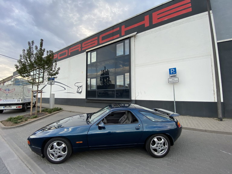 Porsche 928 GTS