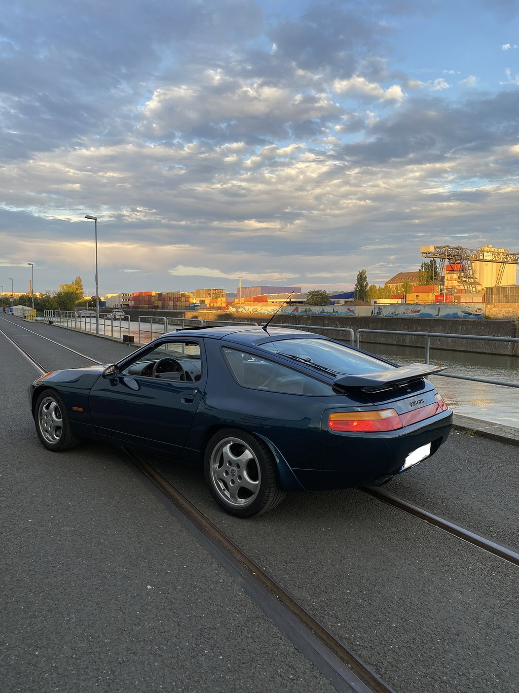 Porsche 928 GTS