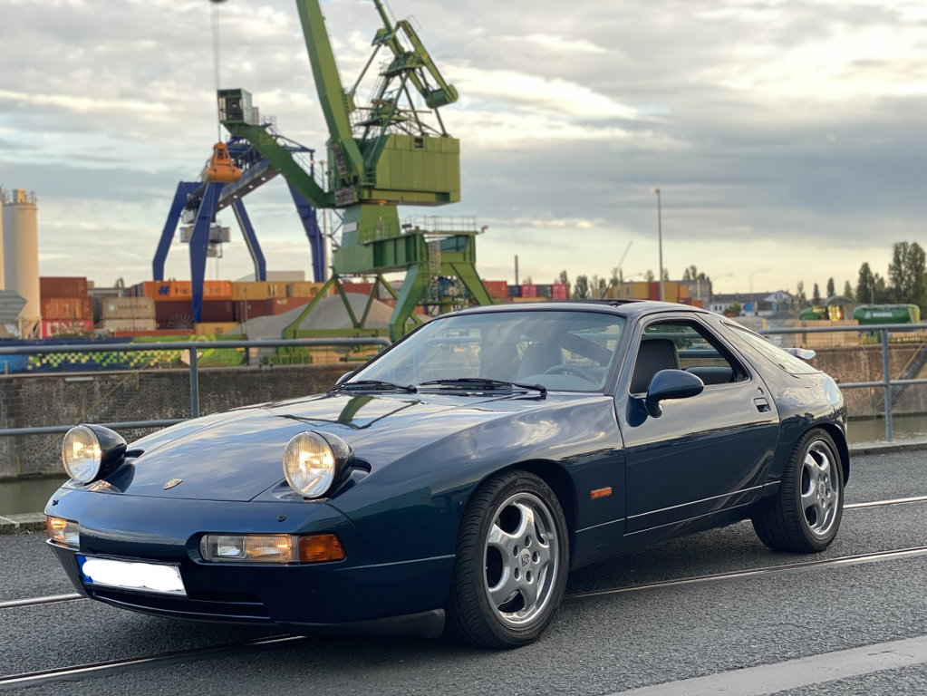 Porsche 928 GTS