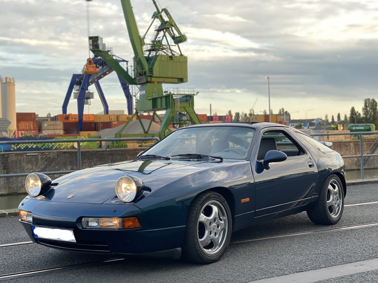 Porsche 928 GTS