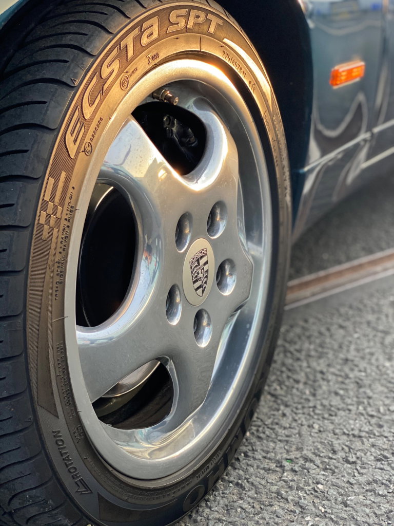 Porsche 928 GTS