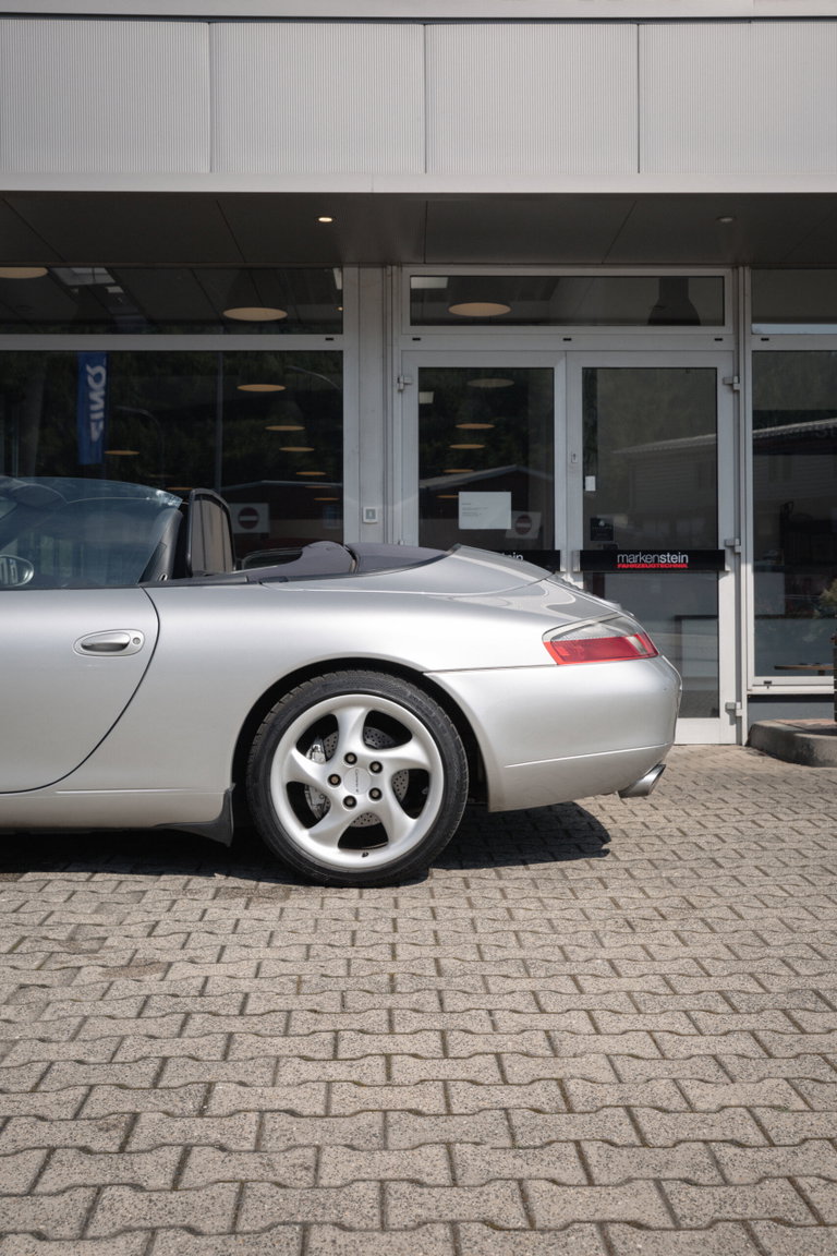Porsche 996 Carrera 4