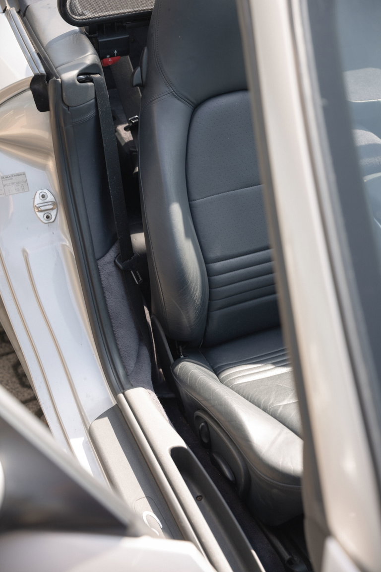 Porsche 996 Carrera 4