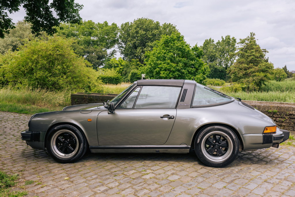 Porsche 911 Carrera 3.2