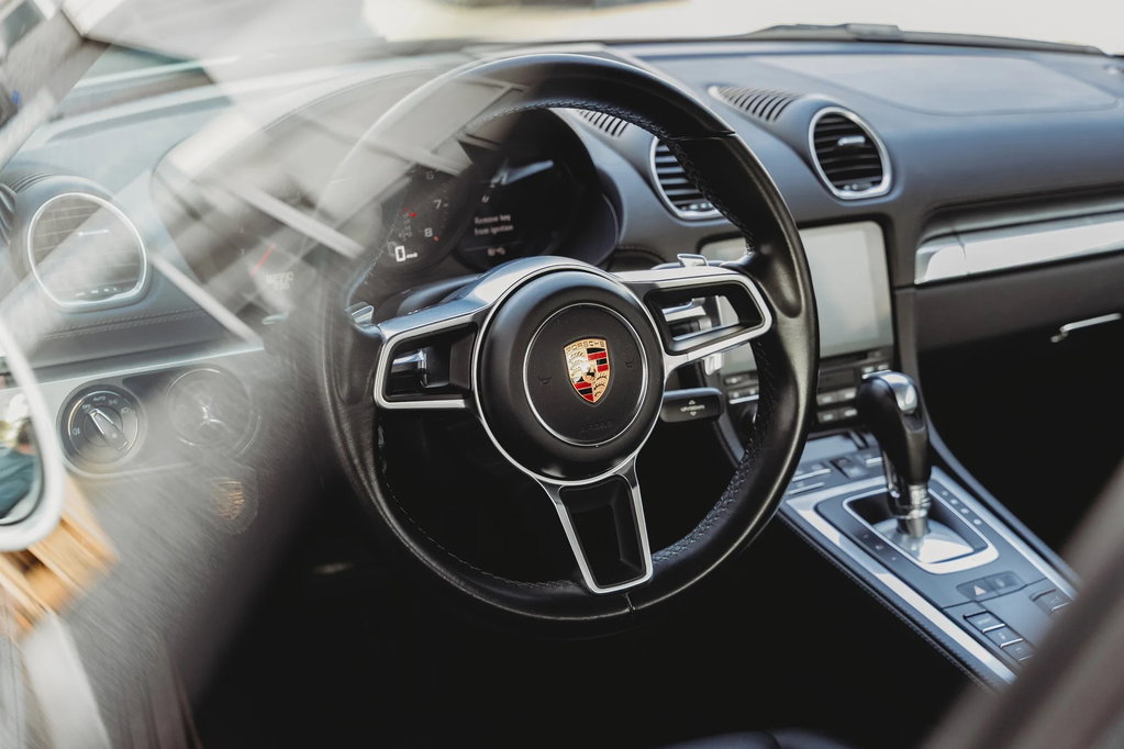 Porsche 718 Cayman