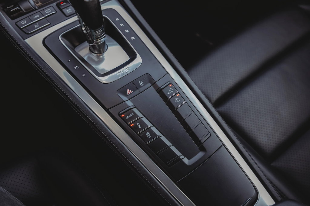 Porsche 718 Cayman