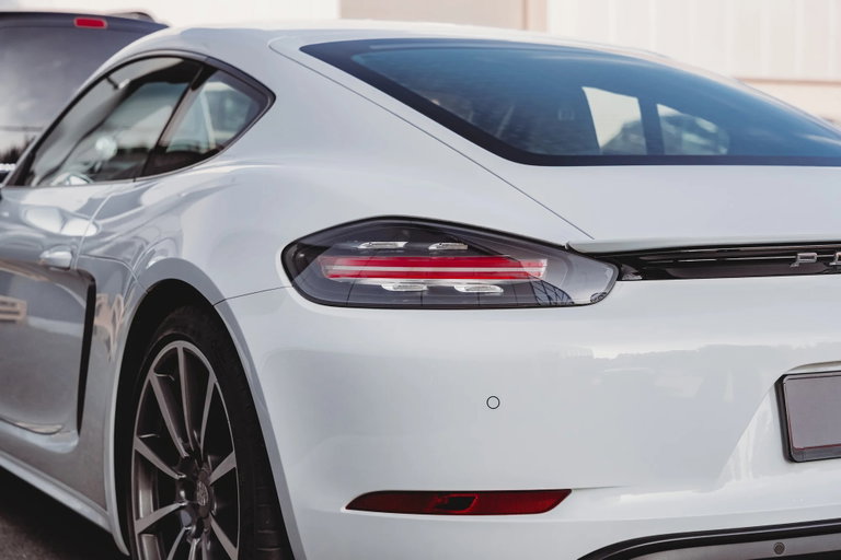 Porsche 718 Cayman