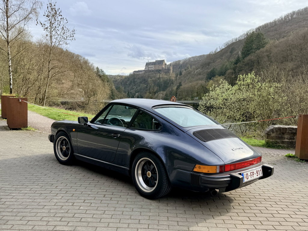 Porsche 911 Carrera 3.2