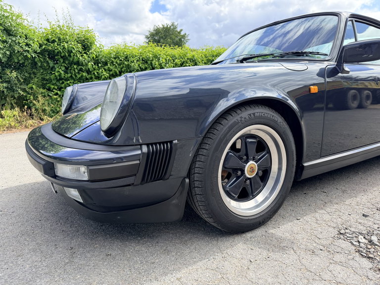 Porsche 911 Carrera 3.2