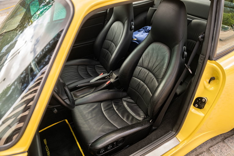 Porsche 993 Carrera 4S