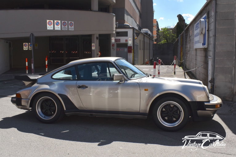 Porsche 911 Turbo 3.3