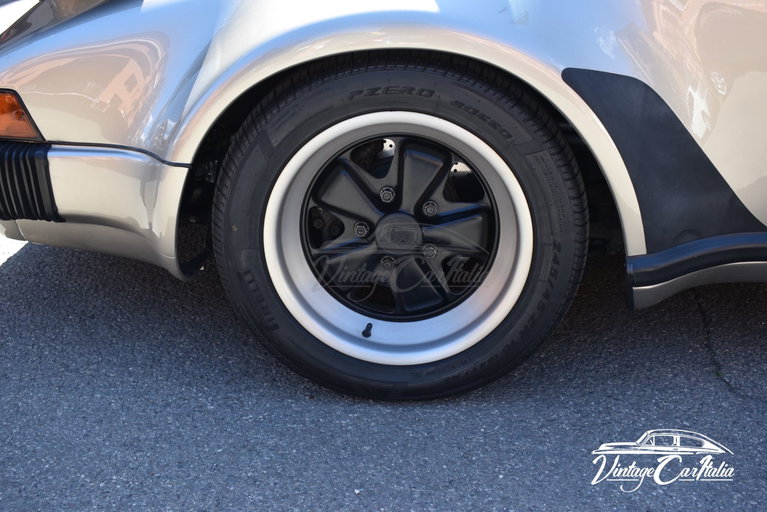 Porsche 911 Turbo 3.3