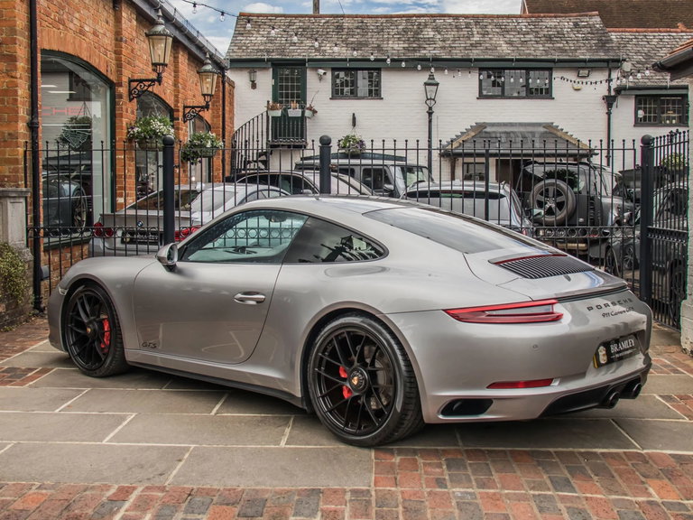 Porsche 991.2 Carrera GTS