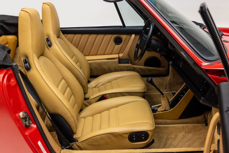 Porsche 911 Carrera 3.2