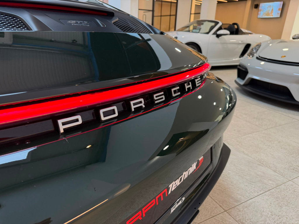 Porsche 992 GT3 Touring