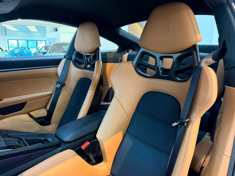 Porsche 992 GT3 Touring