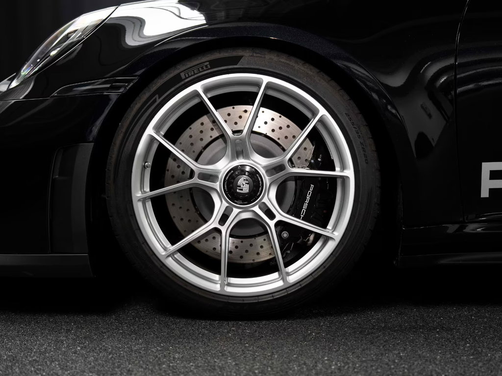 Porsche 992 GT3 Touring