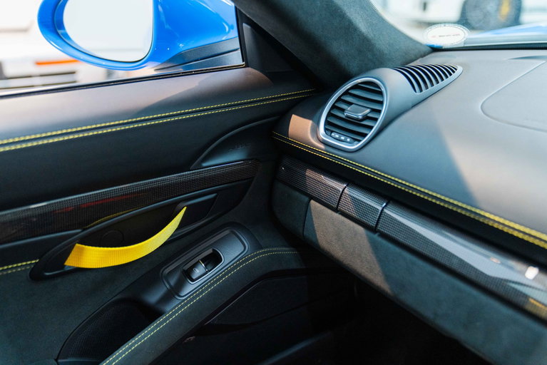 Porsche 718 Cayman GT4
