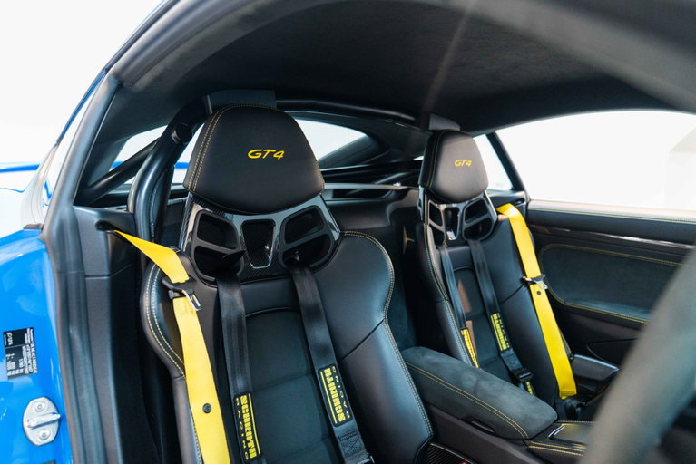 Porsche 718 Cayman GT4