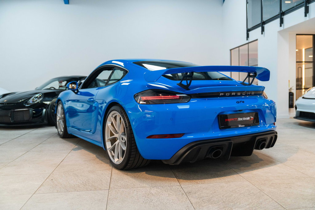 Porsche 718 Cayman GT4