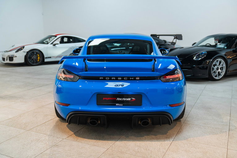 Porsche 718 Cayman GT4