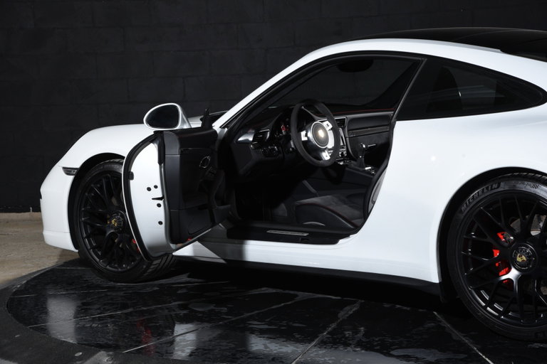 Porsche 991 Carrera GTS