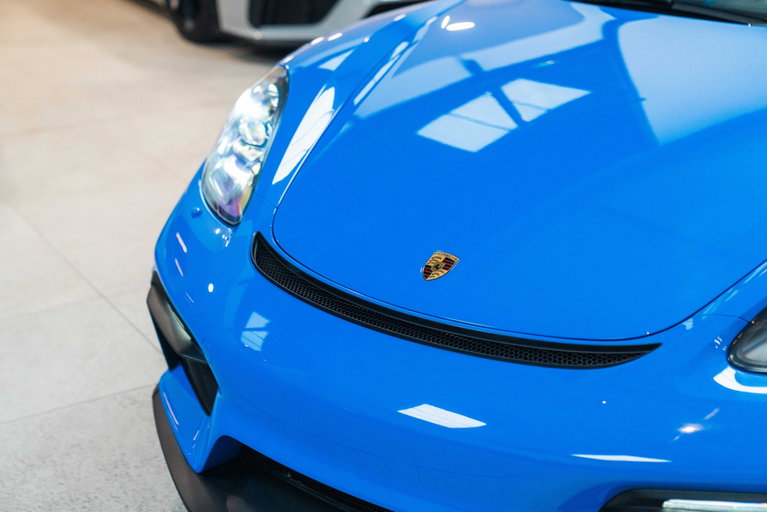 Porsche 718 Cayman GT4